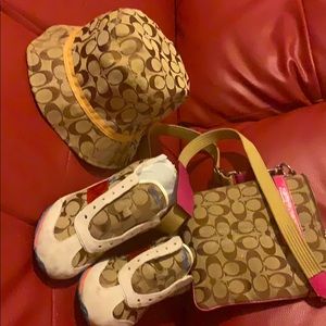 Bag and sneakers set size 9